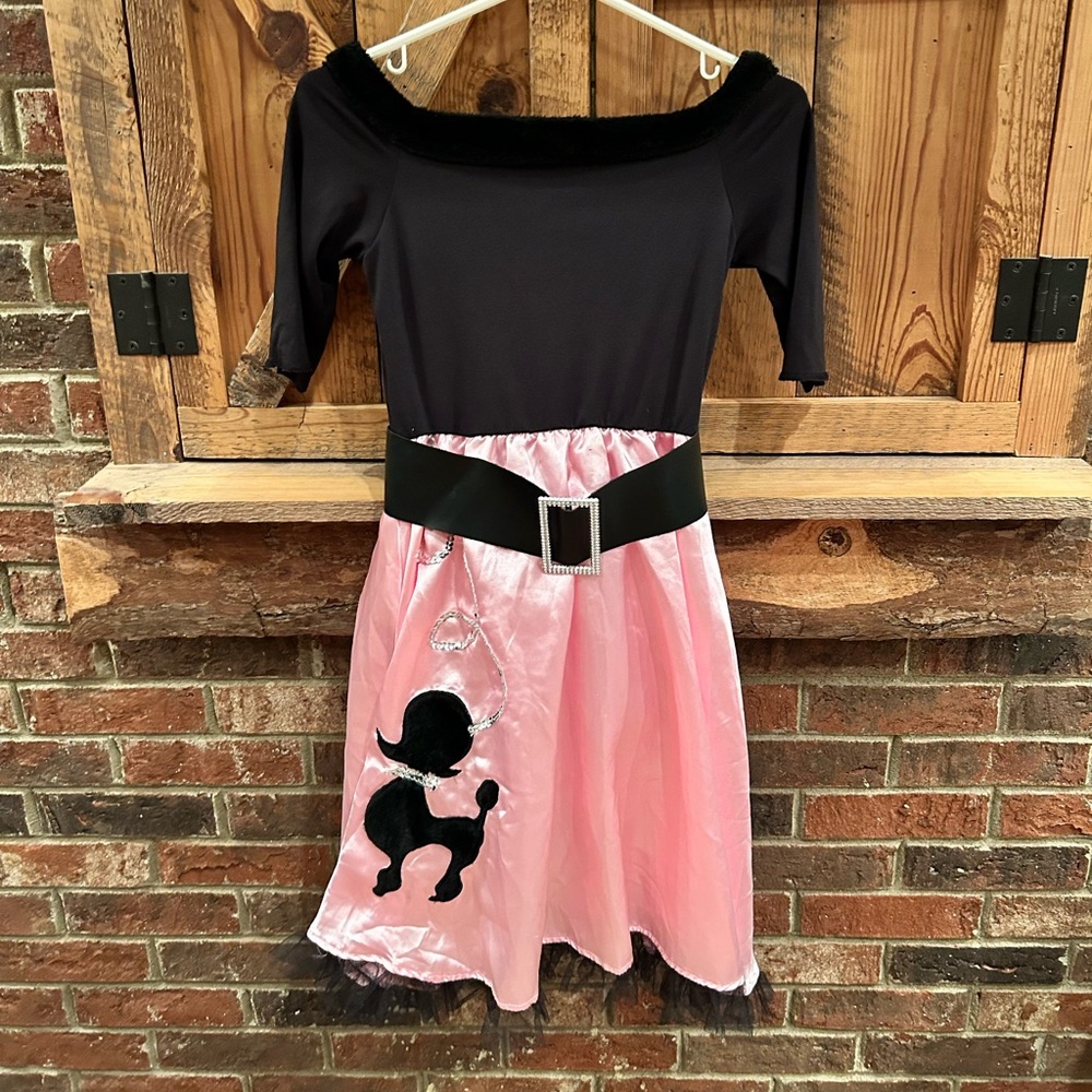 Girl’s Poodle skirt 60’s costume pink/black with sash size 8/10 - Picture 1 of 4